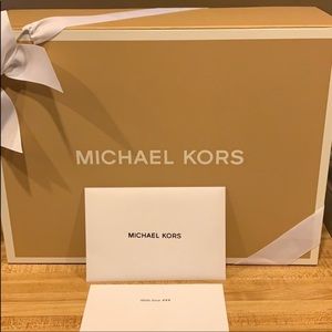 Michael kors magnetic gift box
